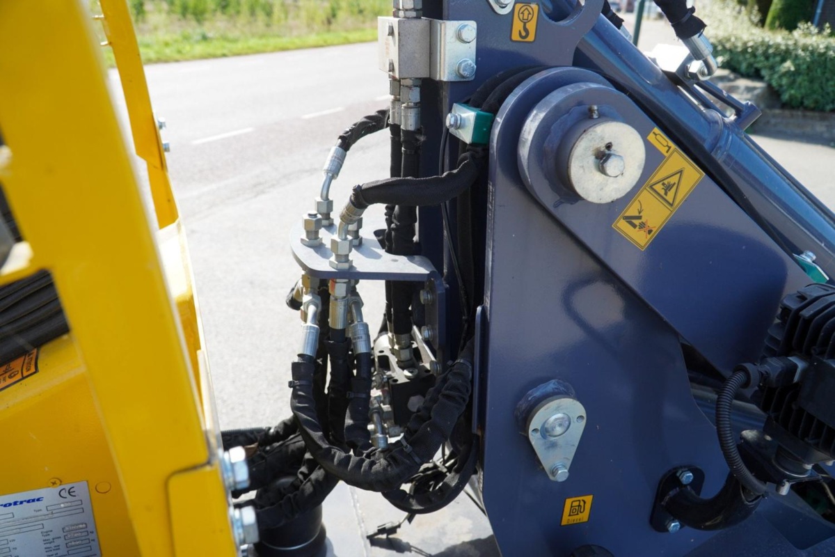 Eurotrac W12 MF stage V (103259)