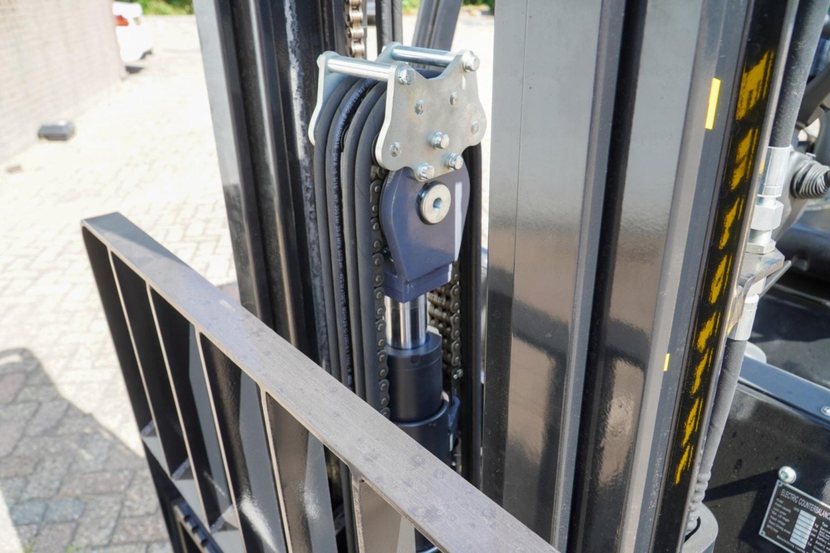 Eurotrac FE18 3 stage 4.5M mast (107974)