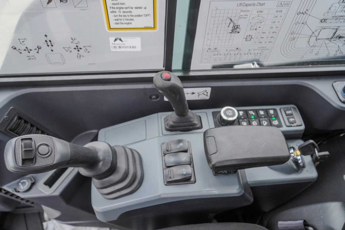  XE45E (109702)
