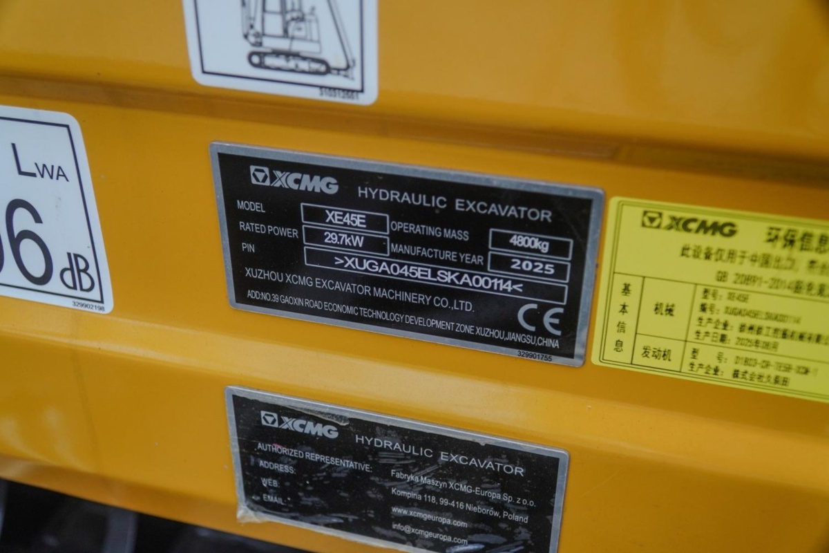  XE45E (109702)