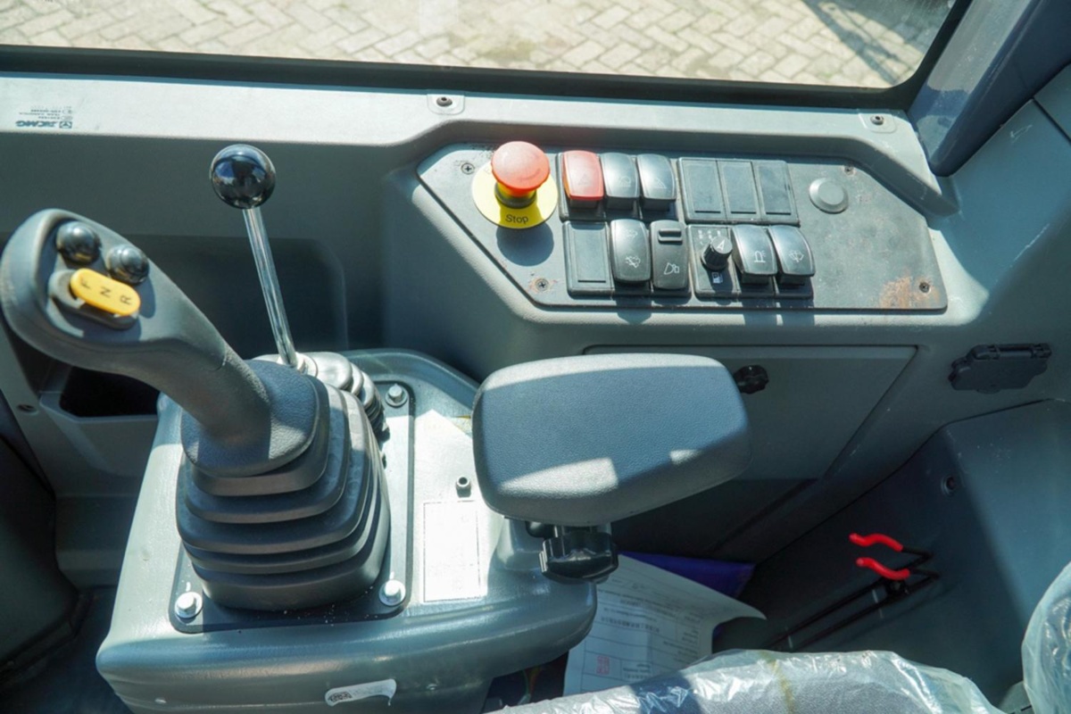  XC916E (0649517)