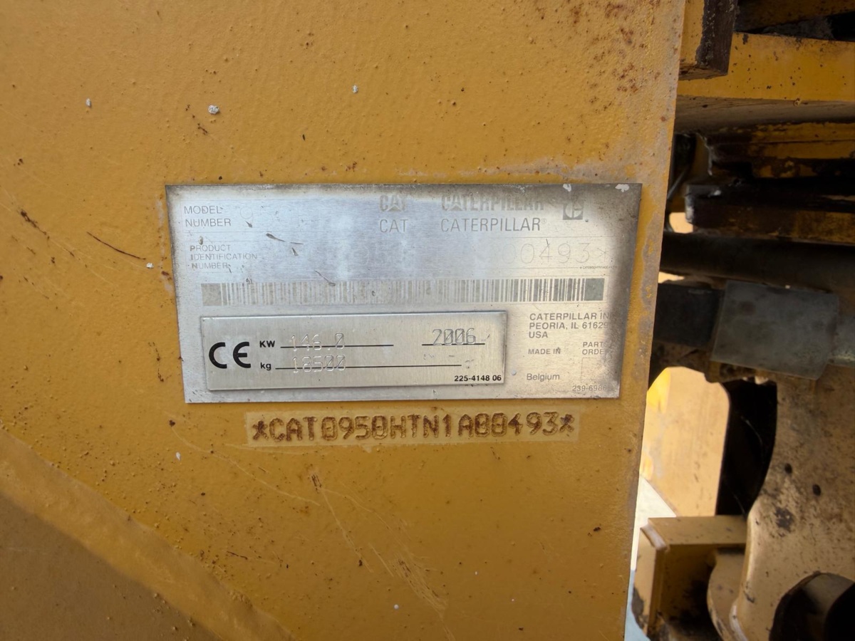 052141g