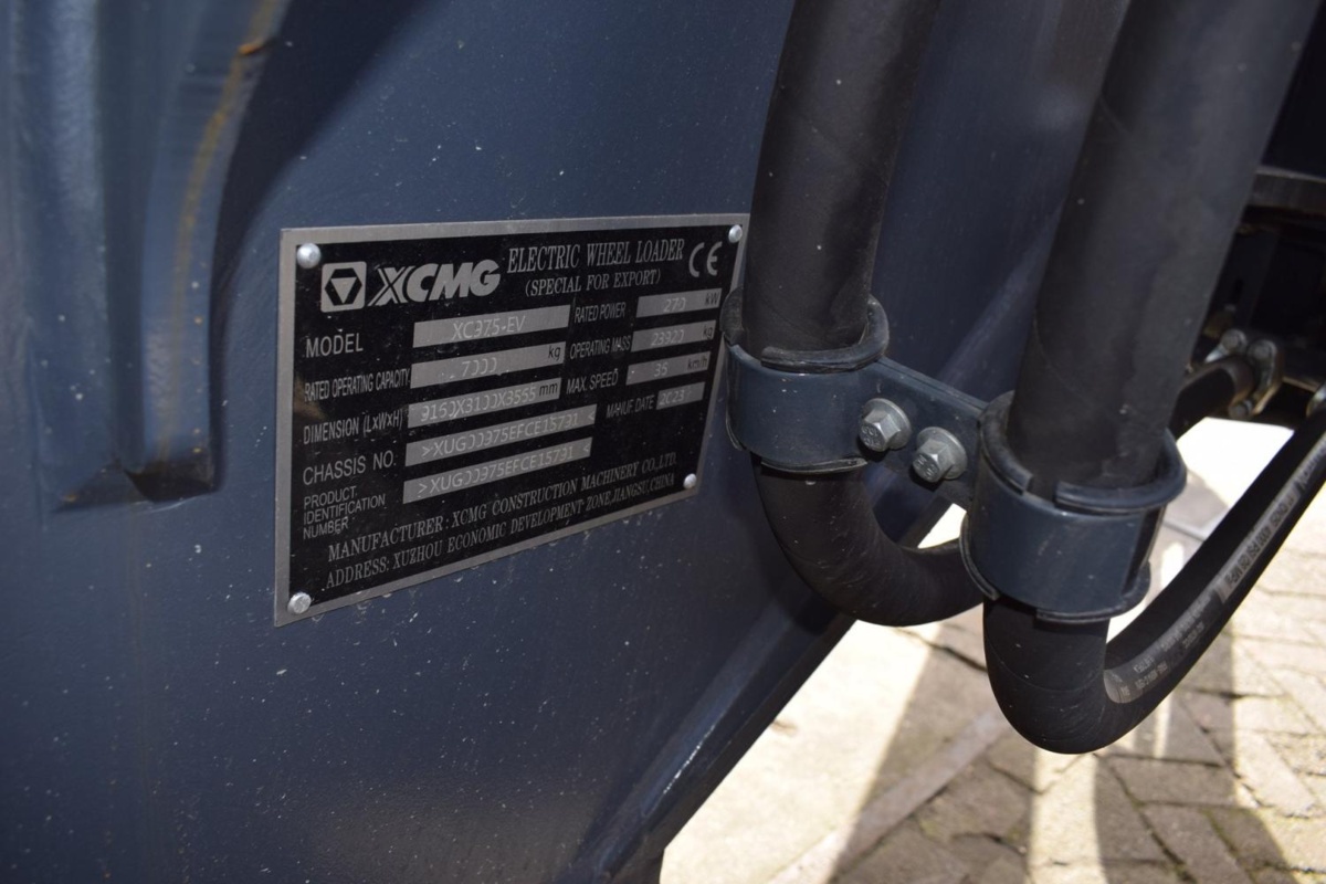  XC975EV (100201)
