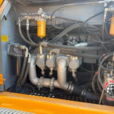 Hitachi ZX210LC-5 (122229)
