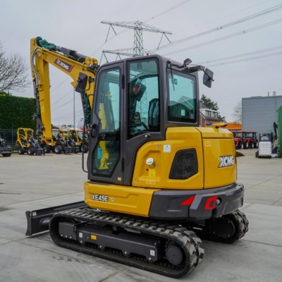  XE45E (109702)